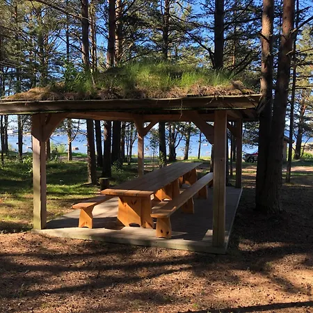 Uelesaare Kaemping Campeggio Kelnase