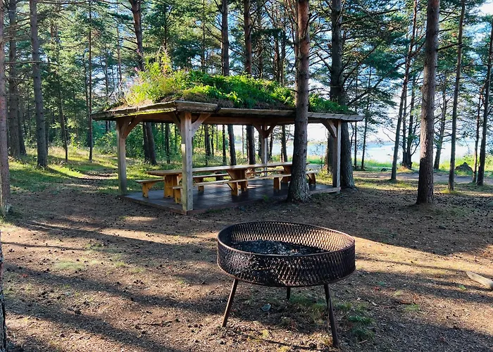 Uelesaare Kaemping Campeggio *